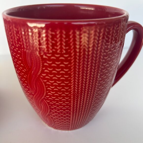 Royal Norfolk Red Sweater Embossed 16 oz Coffee, Hot Chocolate, Tea Mug Pair - Picture 8 of 9
